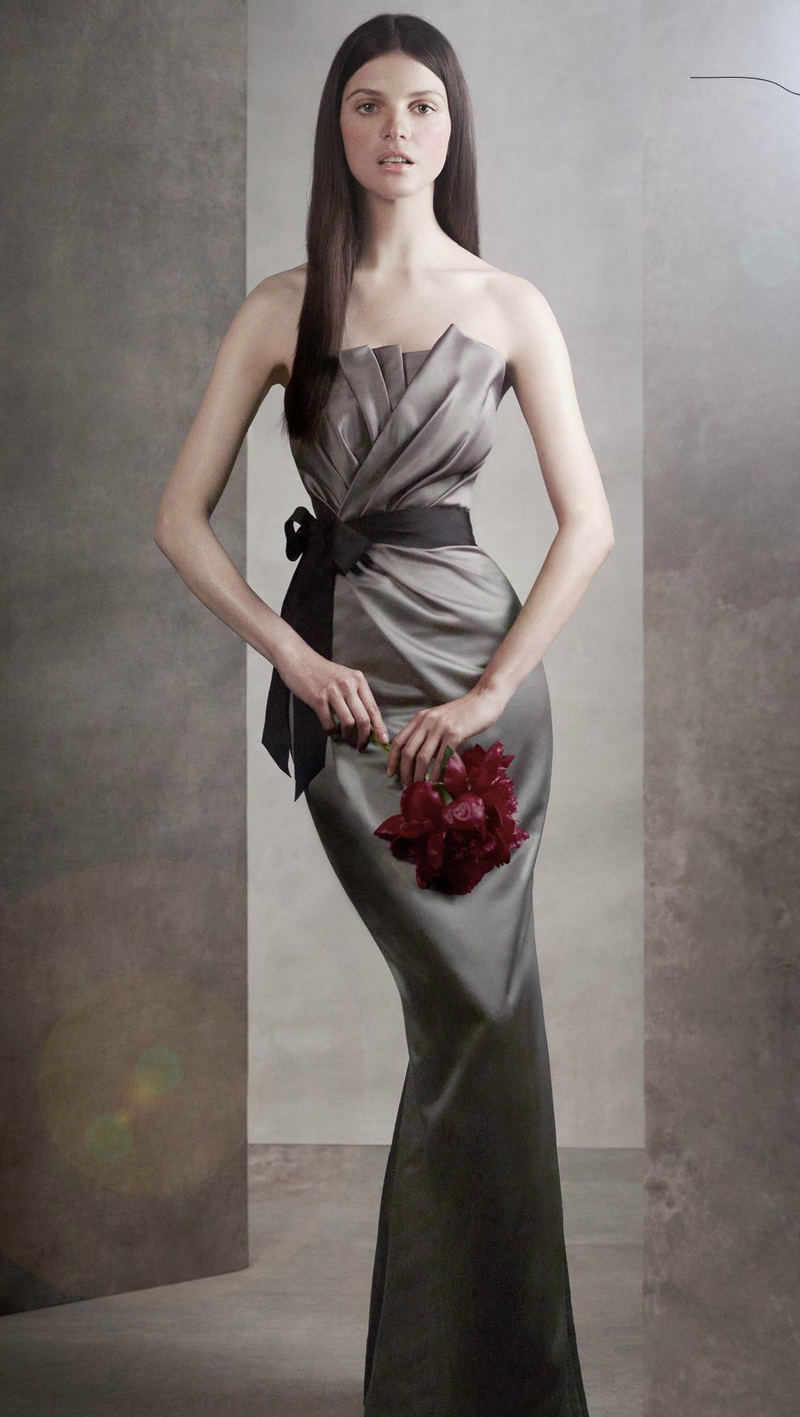 Illustration for article titled Vera Wang and David's Bridal Now Offer Waist Whittling